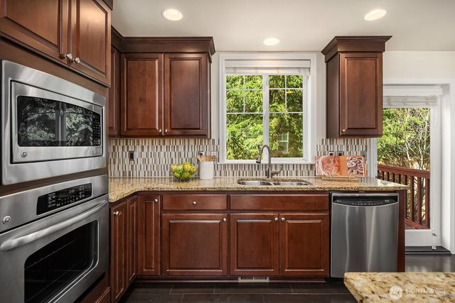 10508 SE 10th Court, Bellevue, WA 98004