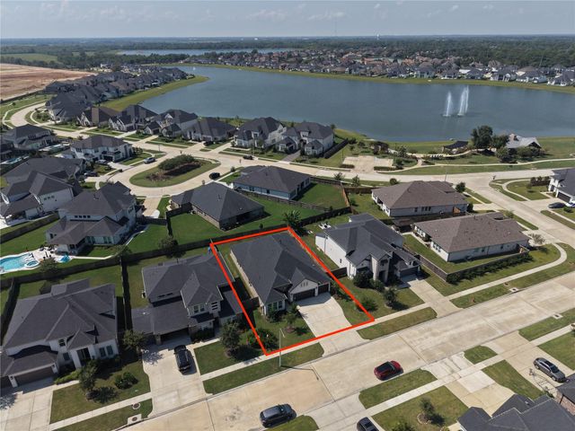 1665 Sherwood Glen Drive, Friendswood, TX 77546