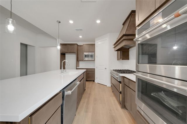 1665 Sherwood Glen Drive, Friendswood, TX 77546