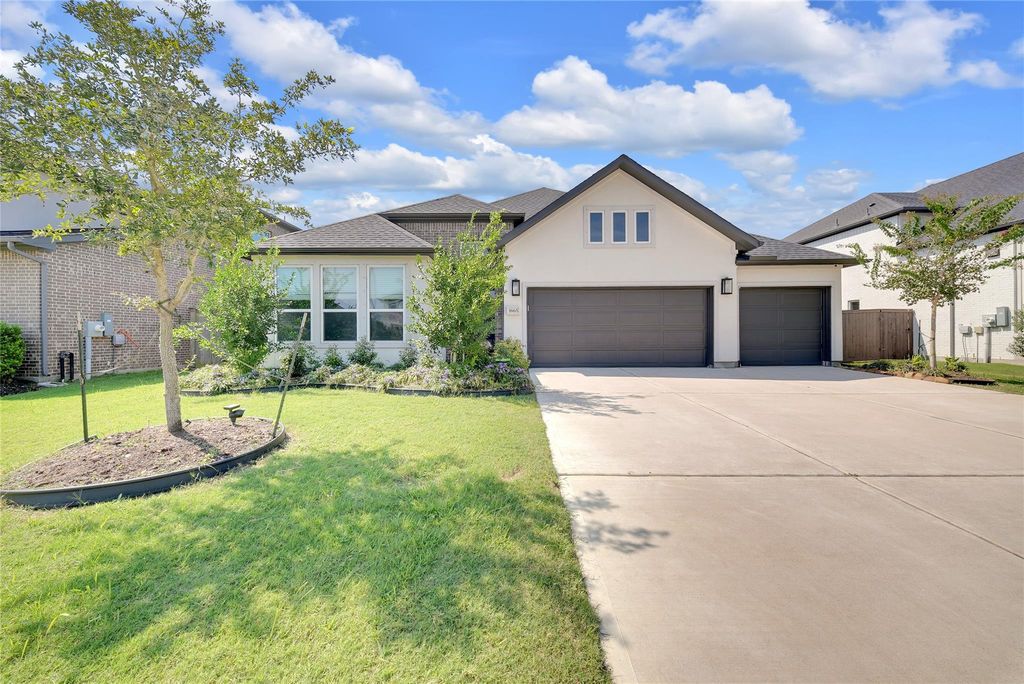 1665 Sherwood Glen Drive, Friendswood, TX 77546