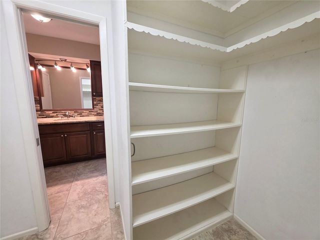 352 PINE TREE ROAD, Venice, FL 34293