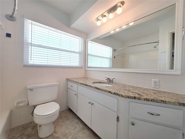 352 PINE TREE ROAD, Venice, FL 34293