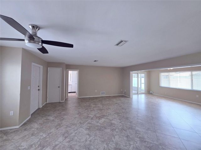352 PINE TREE ROAD, Venice, FL 34293