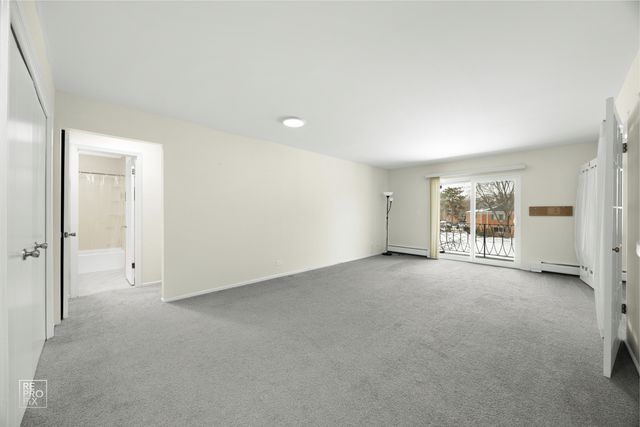 602 E Algonquin Road 207, Arlington Heights, IL 60005