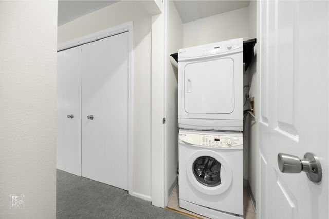 602 E Algonquin Road 207, Arlington Heights, IL 60005