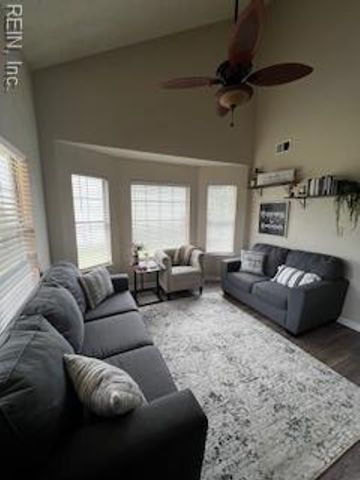 1713 Summer Lake CT, Virginia Beach, VA 23454