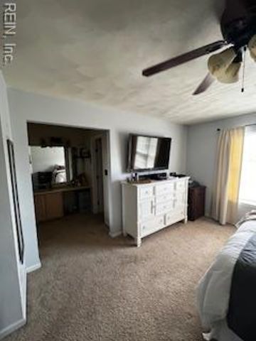 1713 Summer Lake CT, Virginia Beach, VA 23454