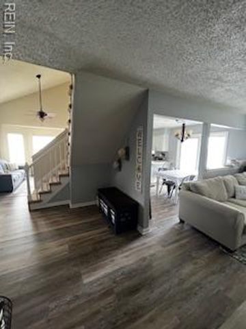 1713 Summer Lake CT, Virginia Beach, VA 23454