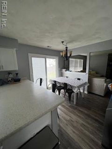 1713 Summer Lake CT, Virginia Beach, VA 23454