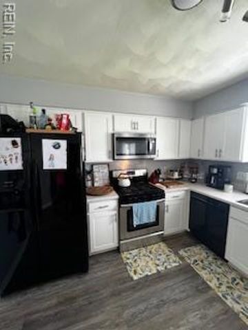 1713 Summer Lake CT, Virginia Beach, VA 23454