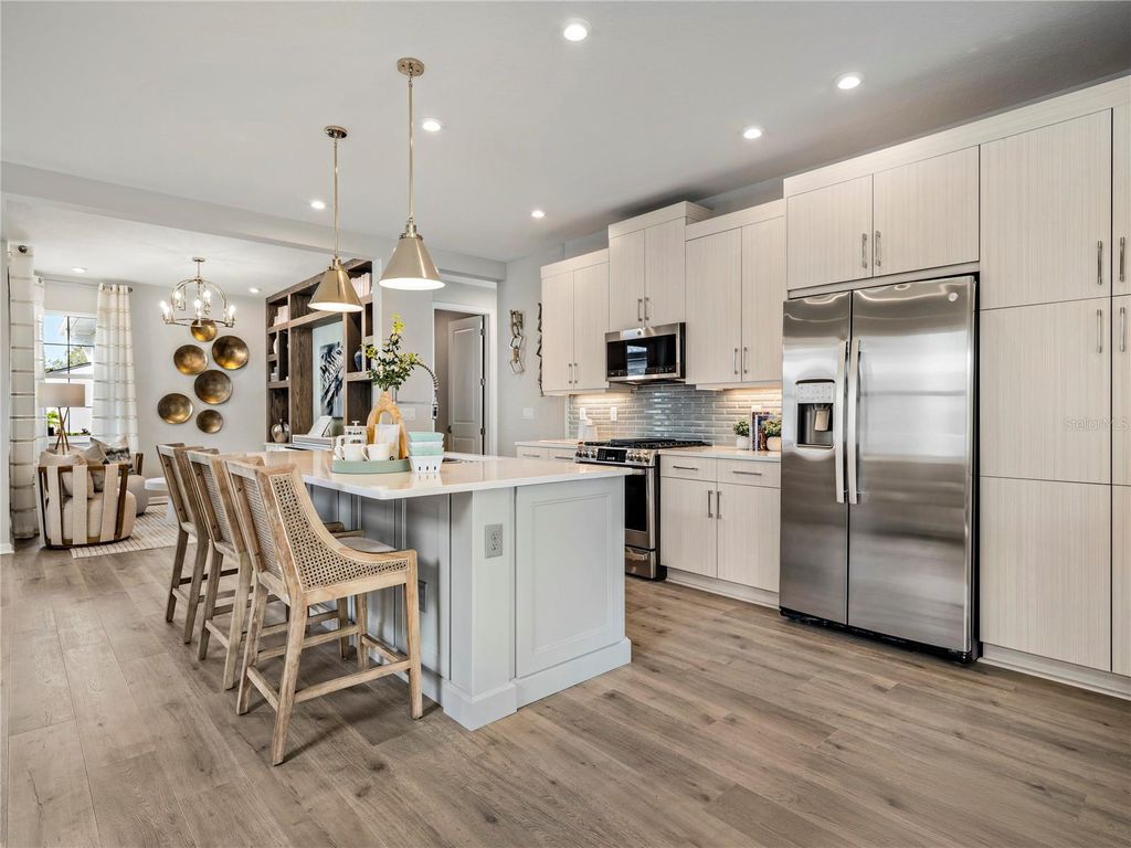 Image 15 of property listing at 924 CLUB CRESSWIND DRIVE, Lady Lake, FL 32159