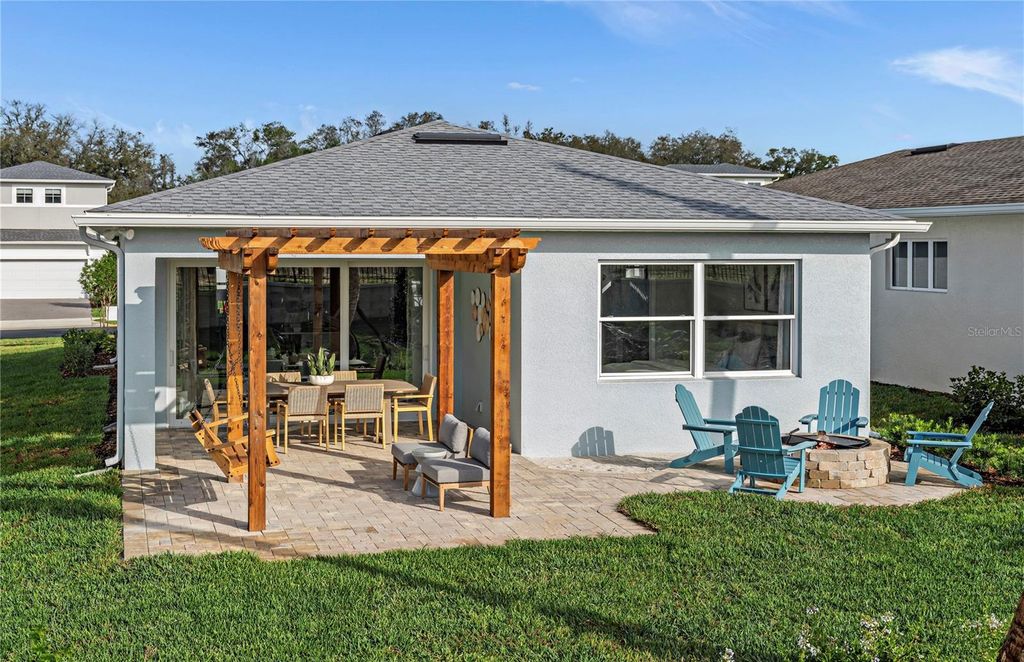 Image 7 of property listing at 924 CLUB CRESSWIND DRIVE, Lady Lake, FL 32159