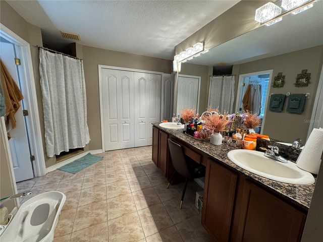 435 STONE BRIAR DRIVE, Ruskin, FL 33570