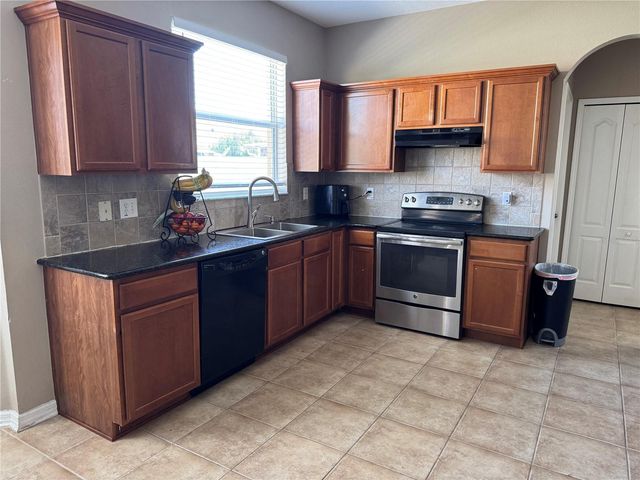 435 STONE BRIAR DRIVE, Ruskin, FL 33570