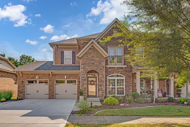 2050 Traemoor Village Dr, Nashville, TN 37209