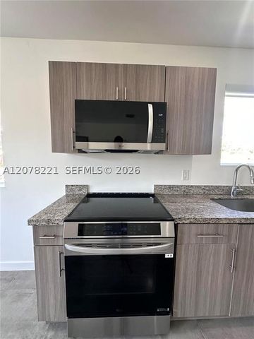 165 NW 39th St 3, Miami, FL 33127