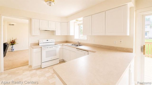 45132 Hanford Road, Canton, MI 48187