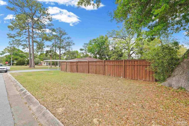 1801 E Cross St, Pensacola, FL 32503