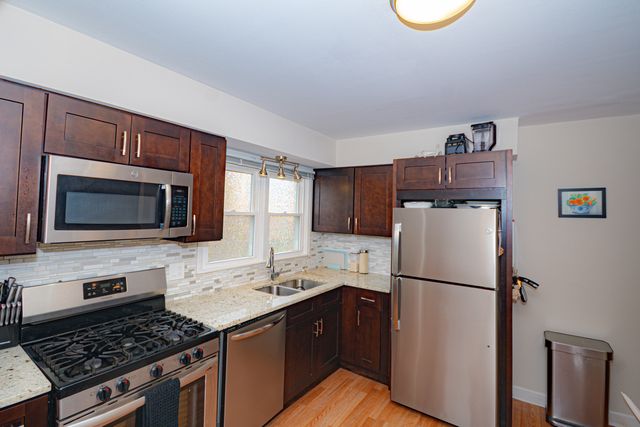 2724 W Berwyn Avenue 2B, Chicago, IL 60625