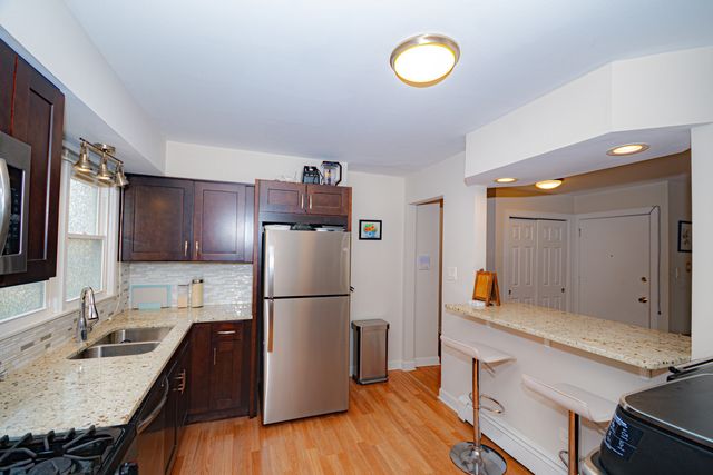 2724 W Berwyn Avenue 2B, Chicago, IL 60625