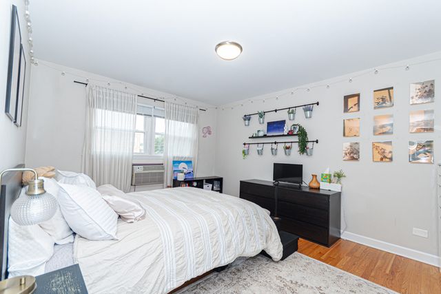 2724 W Berwyn Avenue 2B, Chicago, IL 60625
