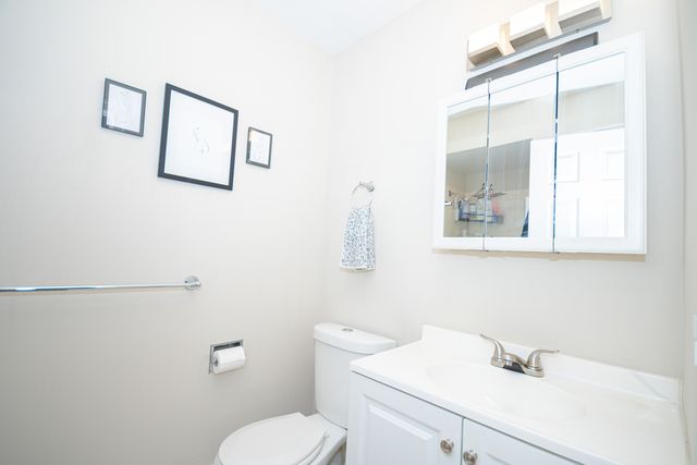 2724 W Berwyn Avenue 2B, Chicago, IL 60625