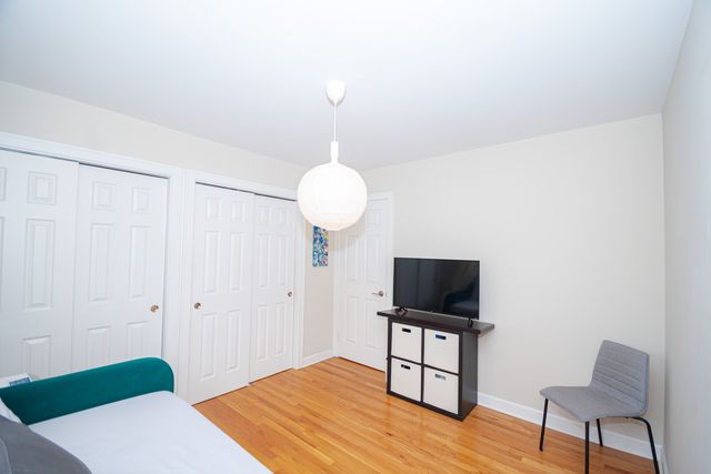 2724 W Berwyn Avenue 2B, Chicago, IL 60625