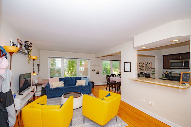 2724 W Berwyn Avenue 2B, Chicago, IL 60625