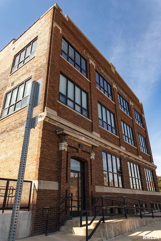 1001 SW ADAMS Street, Peoria, IL 61602