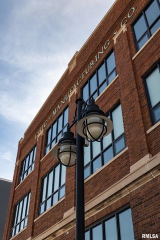 1001 SW ADAMS Street, Peoria, IL 61602