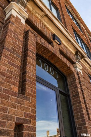 1001 SW ADAMS Street, Peoria, IL 61602