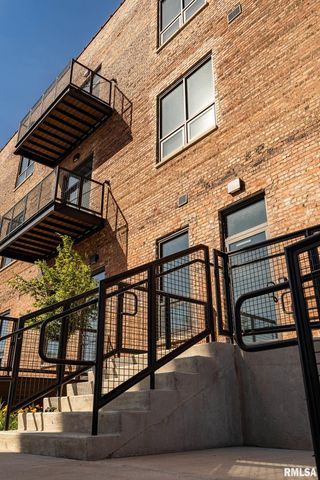 1001 SW ADAMS Street, Peoria, IL 61602