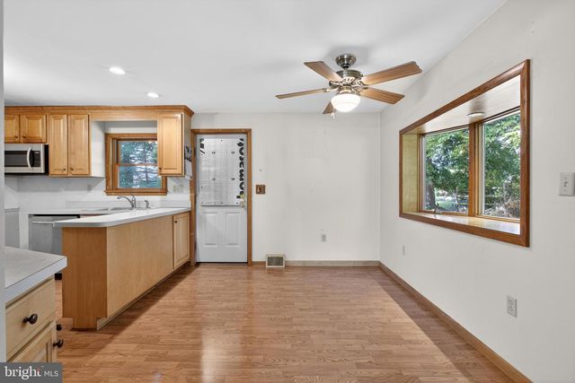 532 CEDAR DR, Lafayette Hill, PA 19444