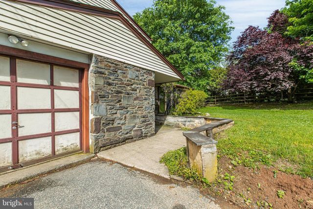 532 CEDAR DR, Lafayette Hill, PA 19444