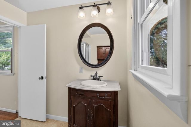 532 CEDAR DR, Lafayette Hill, PA 19444