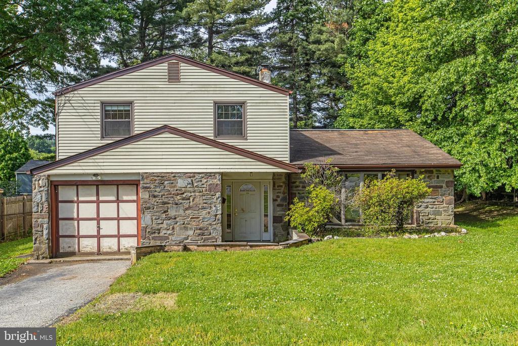532 CEDAR DR, Lafayette Hill, PA 19444