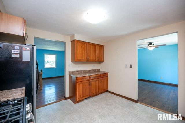 100 JUNIPER Lane, East Peoria, IL 61611