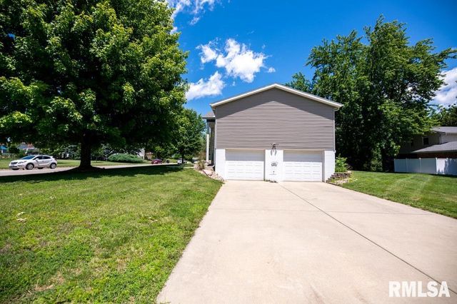 100 JUNIPER Lane, East Peoria, IL 61611