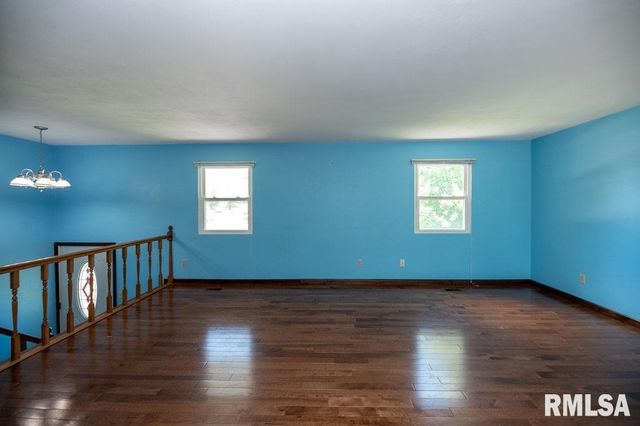 100 JUNIPER Lane, East Peoria, IL 61611