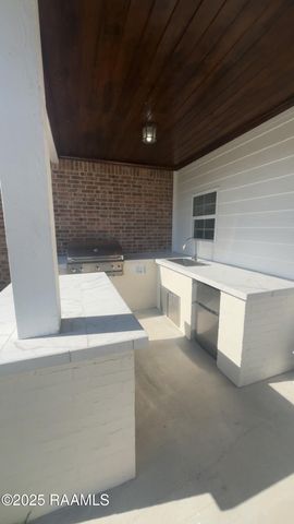 100 Sawtooth Road, Carencro, LA 70520