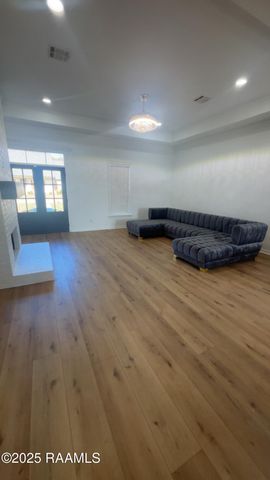 100 Sawtooth Road, Carencro, LA 70520