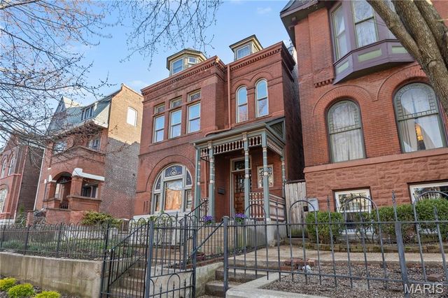 2346 Albion Place, St Louis, MO 63104