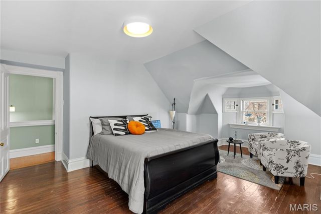 2346 Albion Place, St Louis, MO 63104