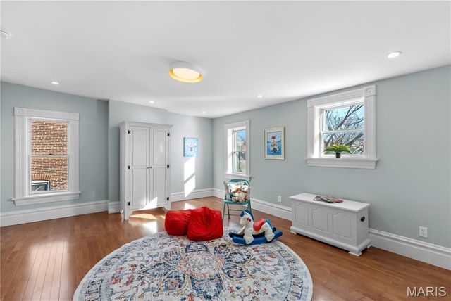 2346 Albion Place, St Louis, MO 63104