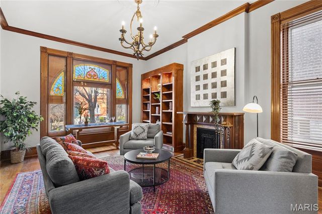 2346 Albion Place, St Louis, MO 63104