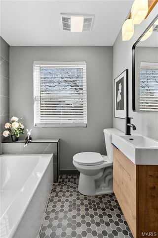 2346 Albion Place, St Louis, MO 63104