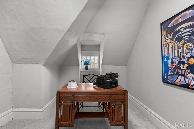 2346 Albion Place, St Louis, MO 63104