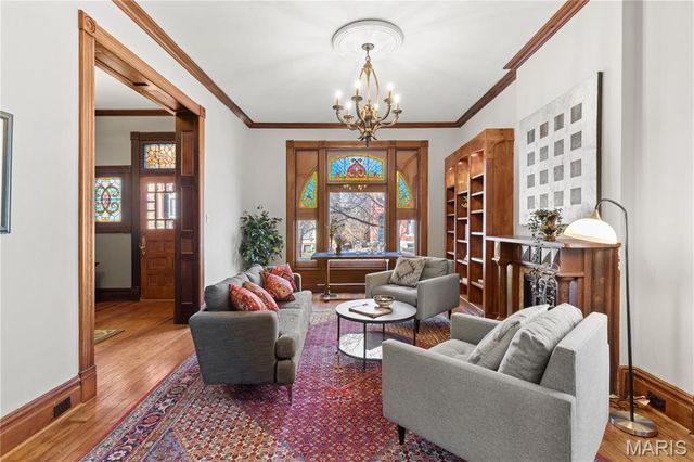 2346 Albion Place, St Louis, MO 63104