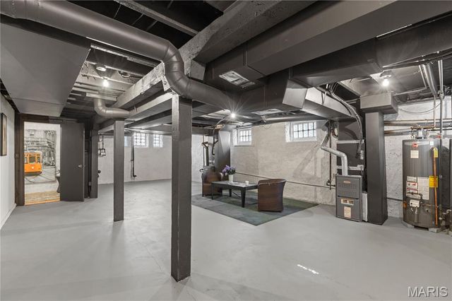 2346 Albion Place, St Louis, MO 63104