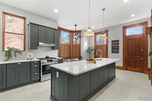 2346 Albion Place, St Louis, MO 63104